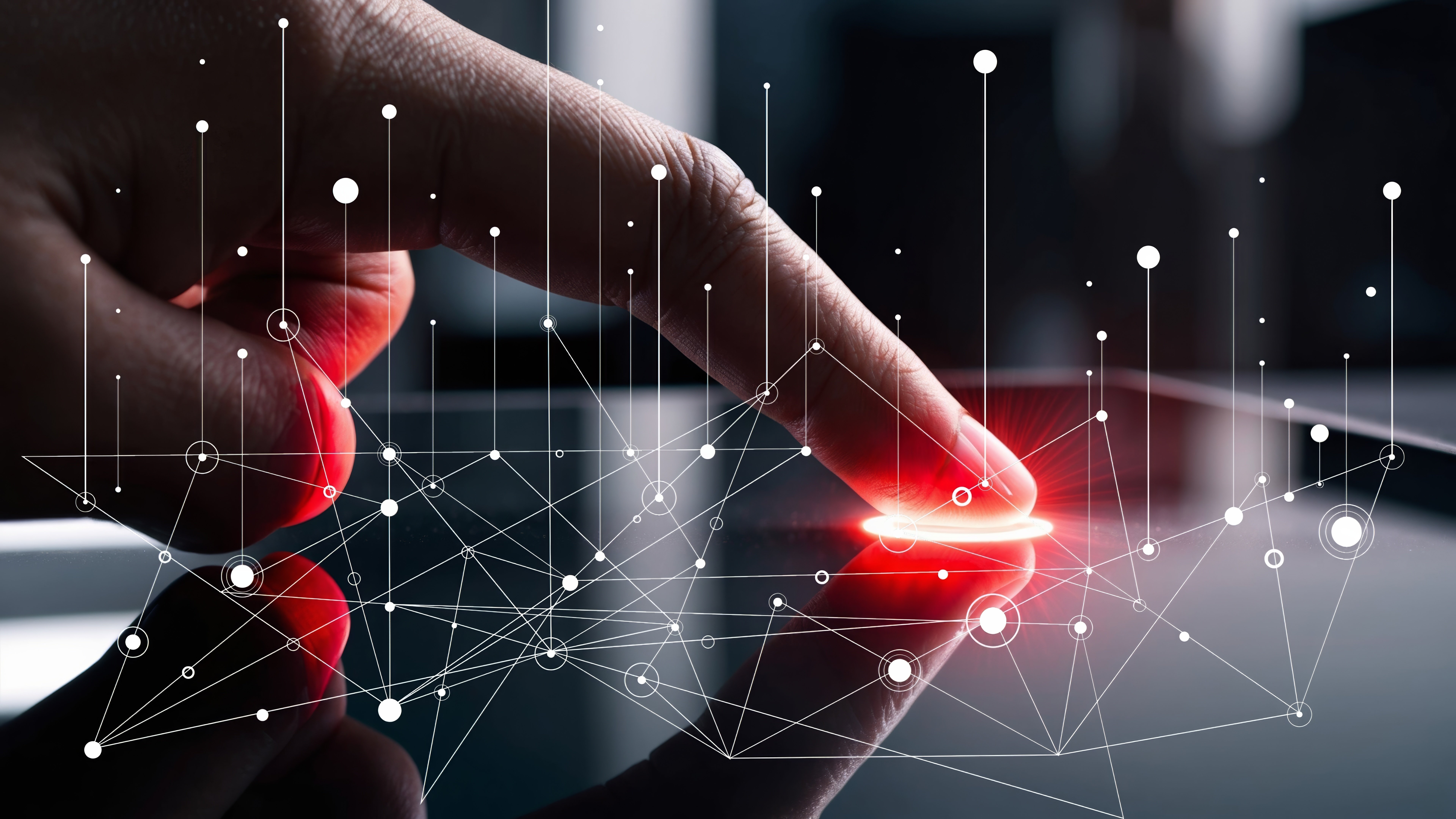 Symbolbild: Finger drückt auf Button